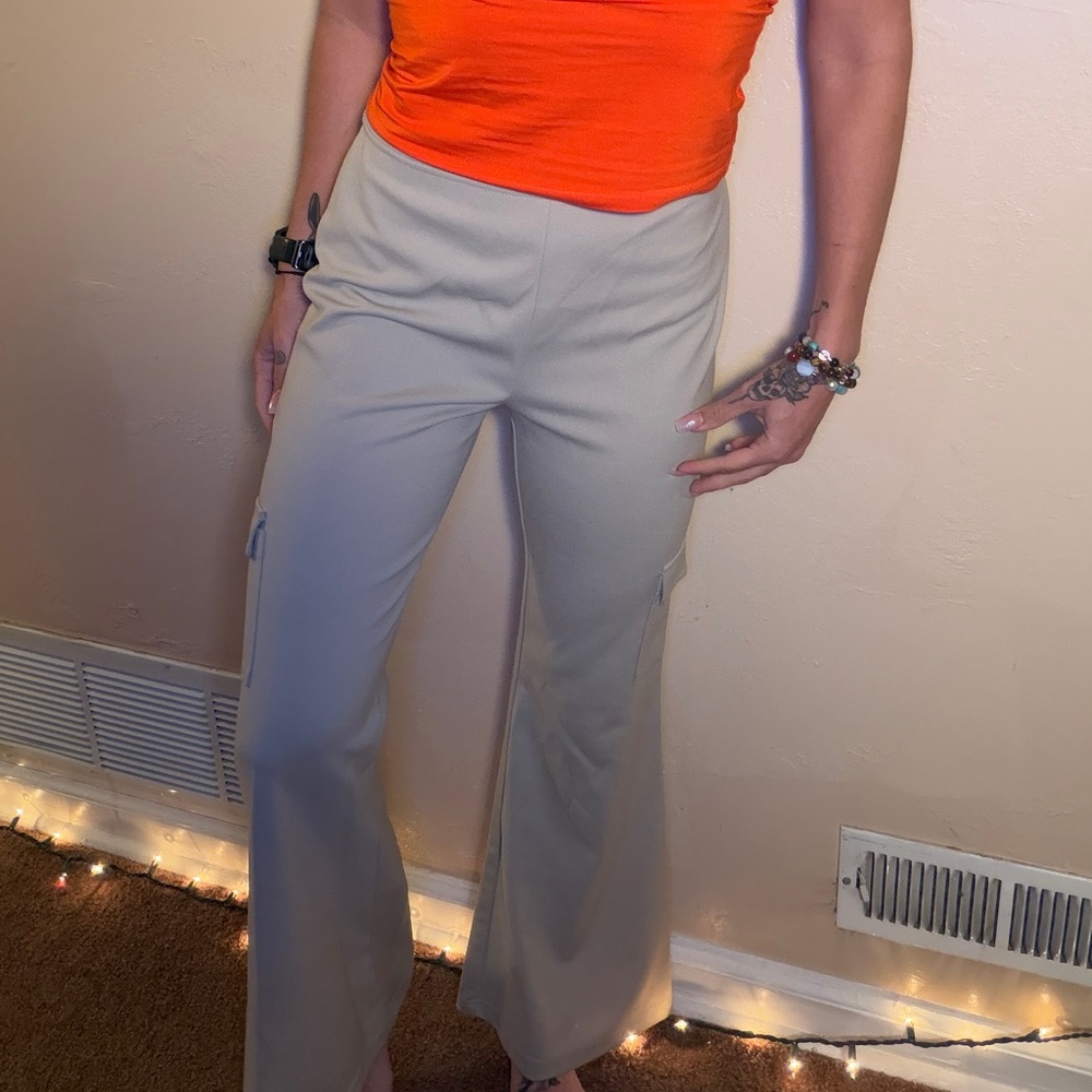 Bootcut Stretchy Cargo Pants in Light Beige Vintage 90s Fashion